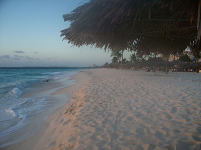 Blaue Flagge auf Aruba